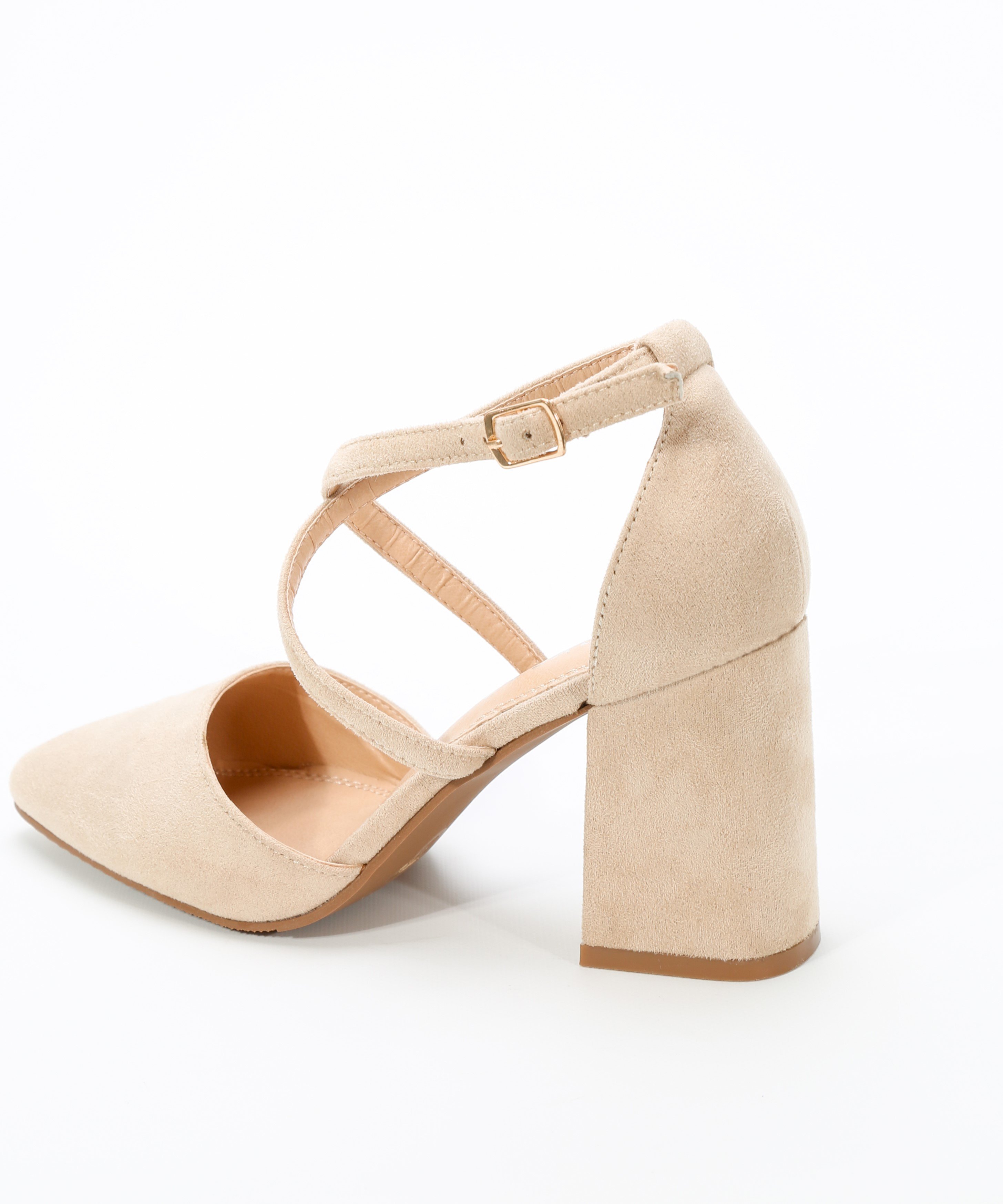 Zapato tac&oacute;n tiras cruzadas  image number null